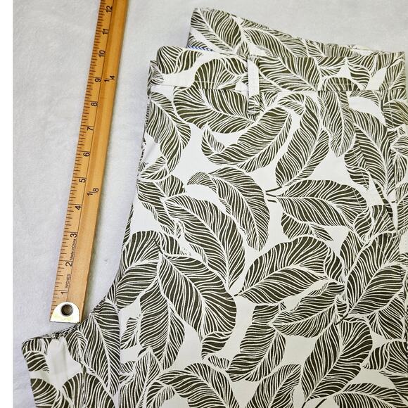 Talbots Relaxed Chino Pants Womens Size 10 White Green Leaf Feather Print Spring - Picture 13 of 13